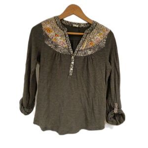 Akemi and Kin 3/4 sleeve tee cute collar paisley and mother of pearl buttons!